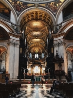 A photo of the inside of the St. Paul’s Cathedral in London