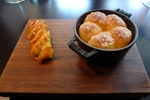 The dessert of tipsy cake, with grilled pineapple. At Dinner by Heston Blumenthal, Knightsbridge. (© Ewan Munro, CC BY-SA 2.0)