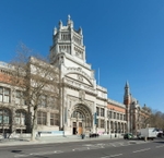 The Victoria and Albert Museum (often abbreviated as the V&A) in London is the world's largest museum of applied arts, decorative arts, and design, housing a permanent collection of over 2.27 million objects. (© Diliff, CC BY-SA 3.0)