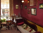 Sitting room on 1st floor of the Sherlock Holmes museum