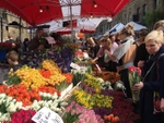 Columbia Road offers a world-famous flower market and a range of high-end boutique shops.