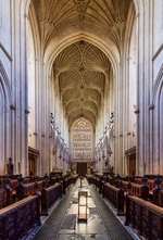 Looking west from the choir, showing the mostly 19th century fan vaulting of the nave ceiling at Bath Abbey (© Diliff, CC BY-SA 3.0)
