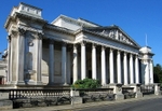The primary entrance to the Fitzwilliam Museum in Cambridge (© Andrew Dunn, CC BY-SA 2.0)