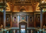View of one of the Fitzwilliam museum's entrance halls in Cambridge (© Zhurakovskyi, CC0)