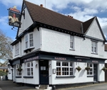 The White Horse, Worple Way, Richmond upon Thames (© RobThinks, CC BY-SA 4.0)