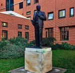 A statue of Clement Attlee at the Queen Mary University campus in Mile End (© Stephen Richards, CC BY-SA 2.0)