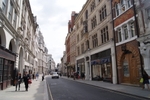 A view of Chancery Lane (in the direction of Fleet Street) in London (© Smuconlaw, CC BY-SA 3.0)
