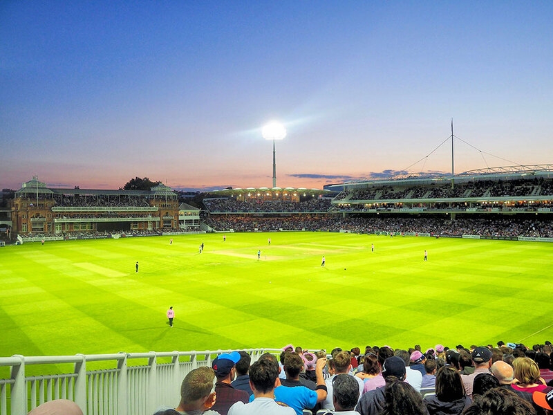 A day/night cricket match at Lord's Cricket Ground (© Brian Minkoff, CC-BY-SA-4.0).
