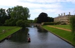 Part of the Backs showing Clare College, Clare bridge, and the back lawns of King's College (© RXUYDC, CC BY-SA 3.0)