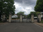 Court Lane gate to Dulwich Park (© No Swan So Fine, CC BY-SA 4.0)