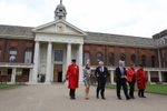 Foreign Secretary Boris Johnson and Defence Secretary Michael Fallon with Australian Foreign Minister Julie Bishop and Australian Minister for Defence Marise Payne take a tour of the Royal Hospital Chelsea during the Australia - UK Ministerial (AUKMIN) meeting in London, 9 September 2016. (© Foreign and Commonwealth Office, CC BY 2.0)