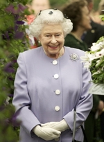 Queen Elizabeth II at Chelsea Flower Show in 2012 (© Andy Paradise paradisephoto.co.uk, CC BY 2.0)