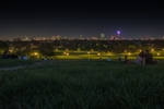 View of London Skyline by night from the summit of Primrose Hill. (© Eightalbumdeal, CC BY-SA 4.0)