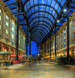 A perspective corrected view of Hay's Galleria in Southwark, London (© Diliff, CC BY-SA 3.0)