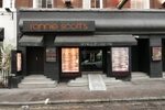 Ronnie Scott's Jazz Club (2017), 47 Frith Street, London (© Yvesdebxl, CC BY-SA 4.0)
